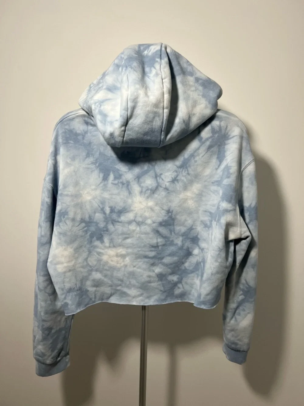 ♡ 4 for $40 ♡ Bluenotes Light Blue Tie-Dye Cropped Hoodie - Picture 3 of 6